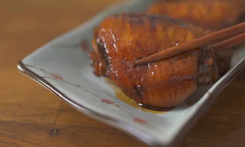 Cách làm cánh gà om coca thơm phức